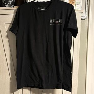 Pearl Jam concert tee 2018 Missoula Montana Grizzly Bear size Medium
